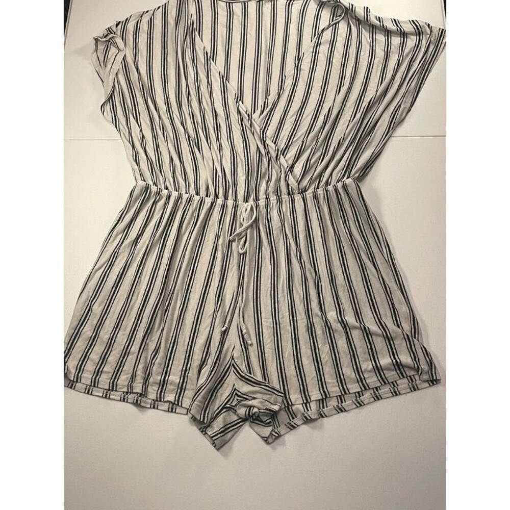 Fashion Nova romper sz 1x